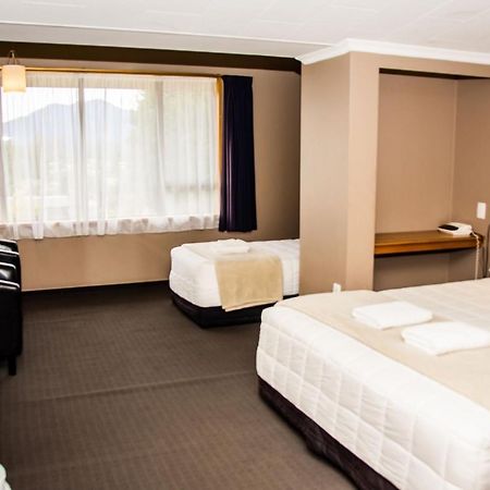 Fiordland Hotel Te Anau Exterior photo