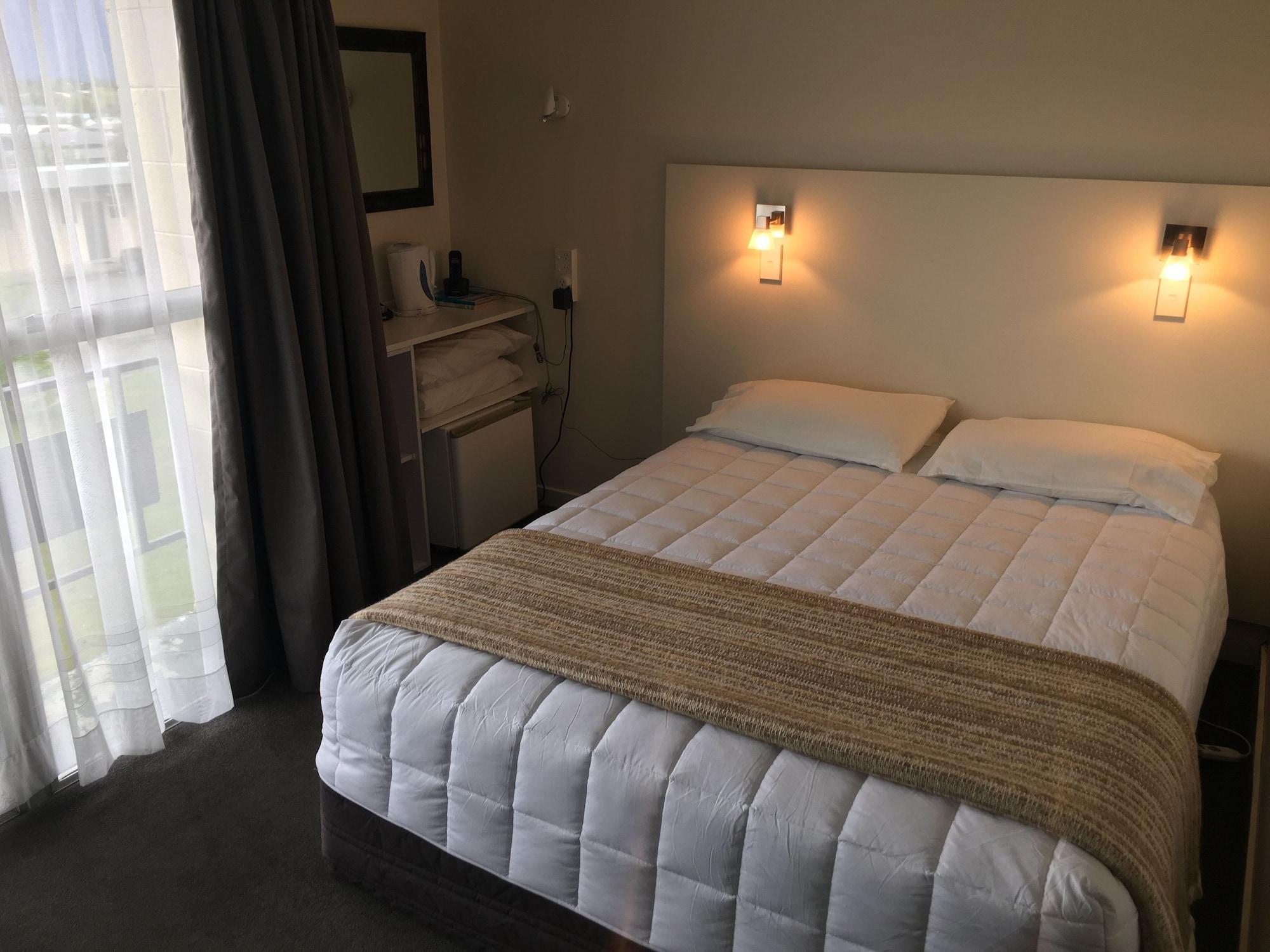 Fiordland Hotel Te Anau Exterior photo