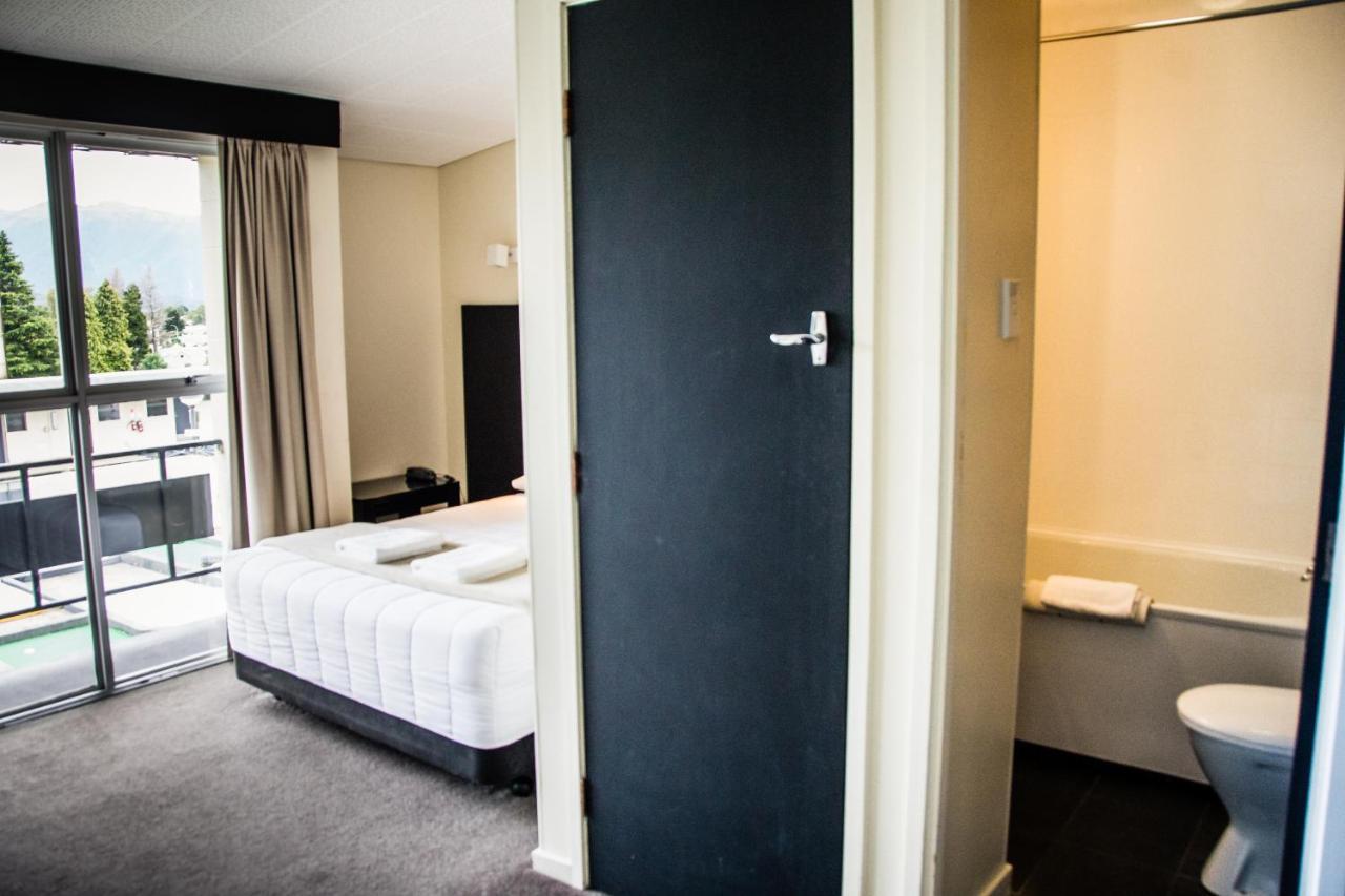 Fiordland Hotel Te Anau Exterior photo
