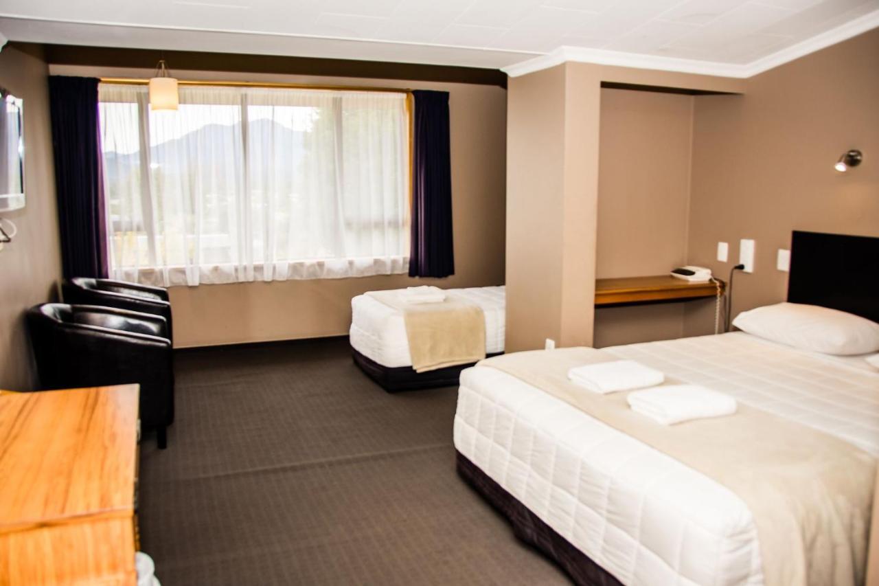 Fiordland Hotel Te Anau Exterior photo